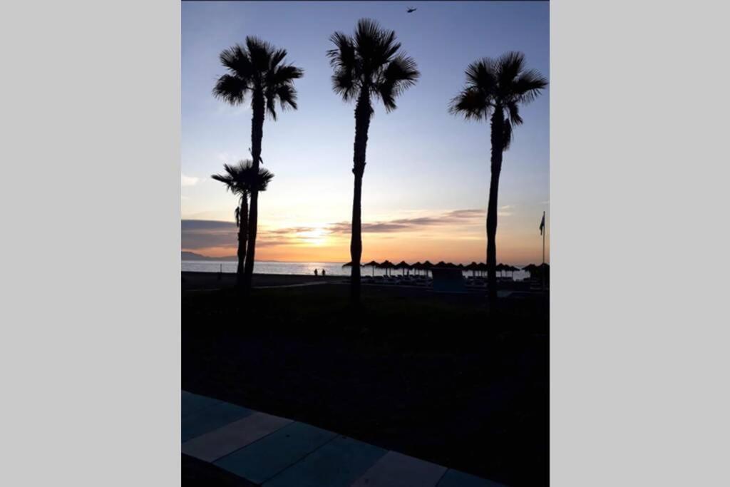 Calmahouse Carihuela Apartment Torremolinos Exterior photo