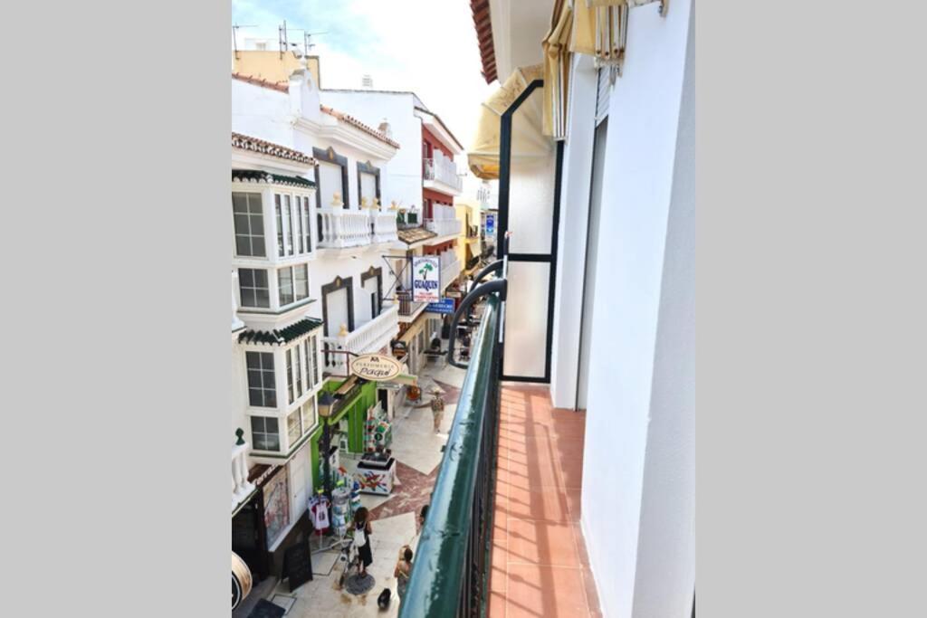 Calmahouse Carihuela Apartment Torremolinos Exterior photo